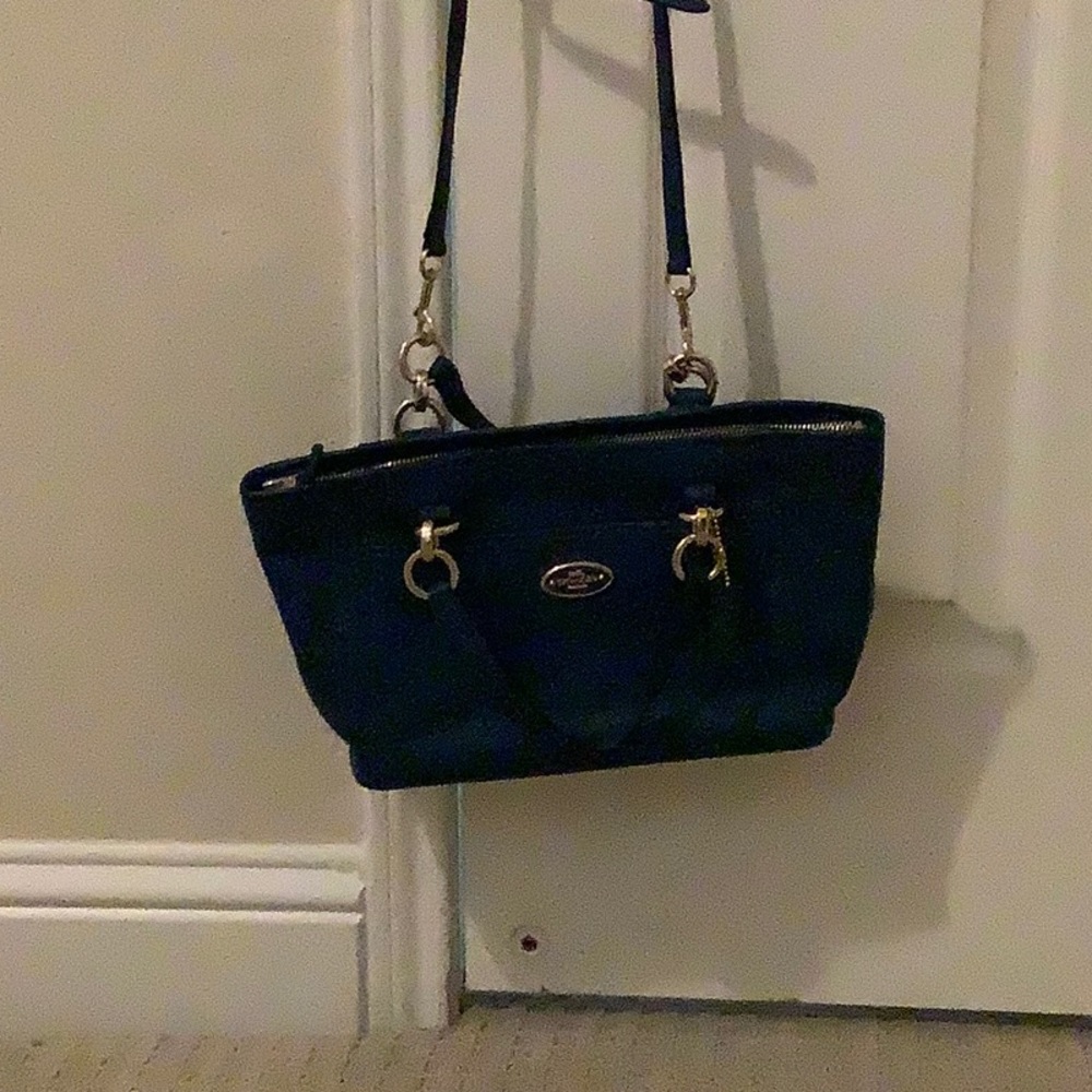 Brand new vintage Navy blue coach bag shoulder bag / removable shoulder strap